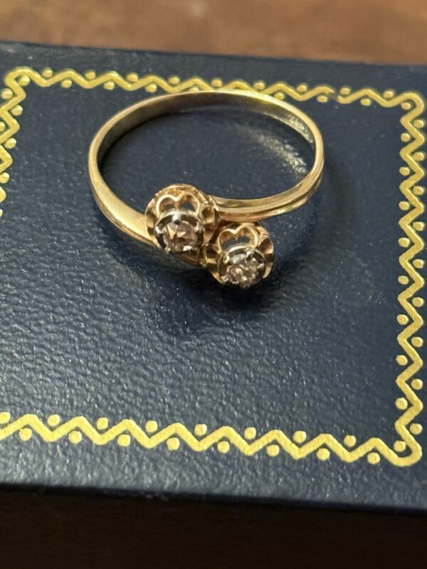 18ct gold diamond twist