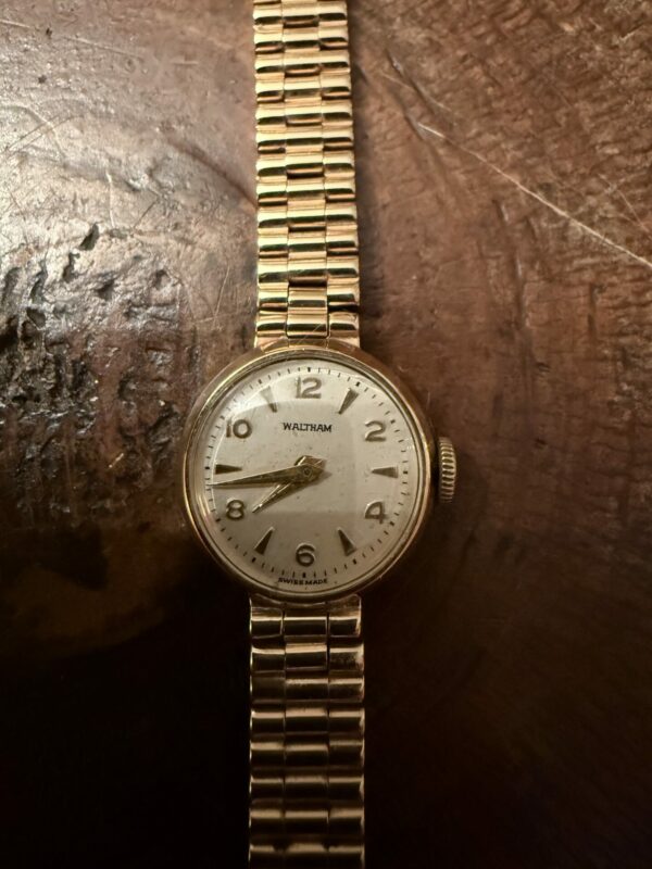 Ladies 9ct gold Waltham watch - Image 3