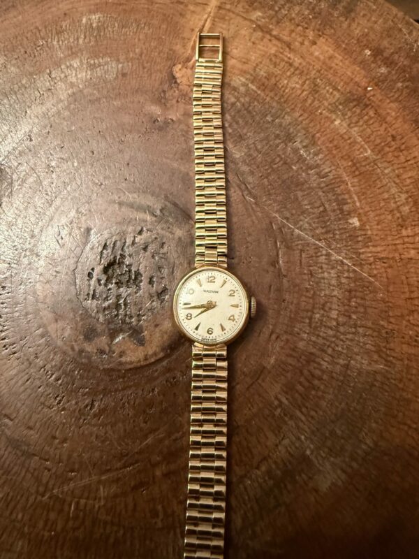 Ladies 9ct gold Waltham watch