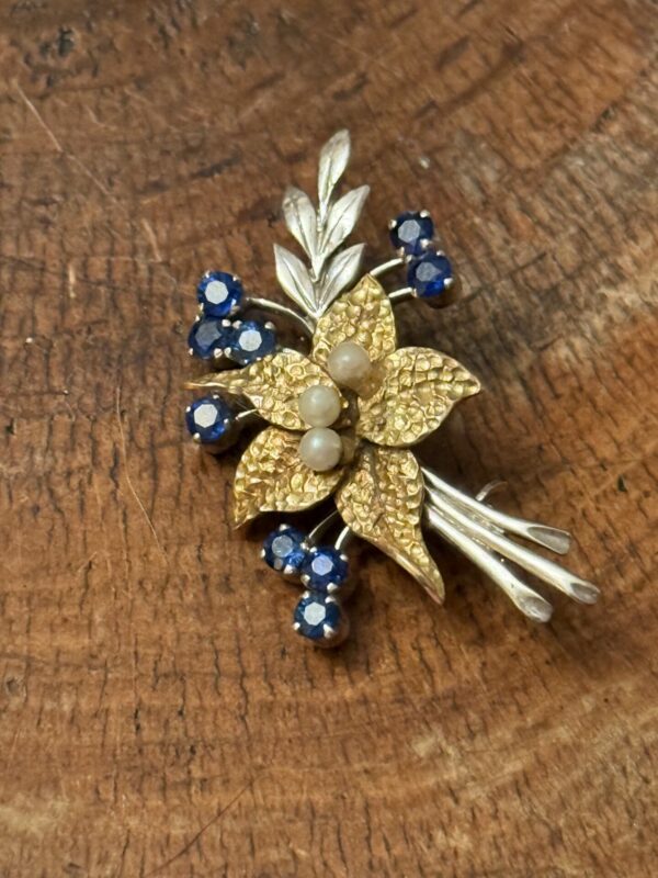 Yellow and white 9ct gold brooch