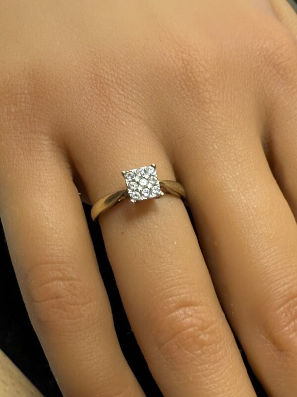 9ct gold and diamond cluster ring - Image 2