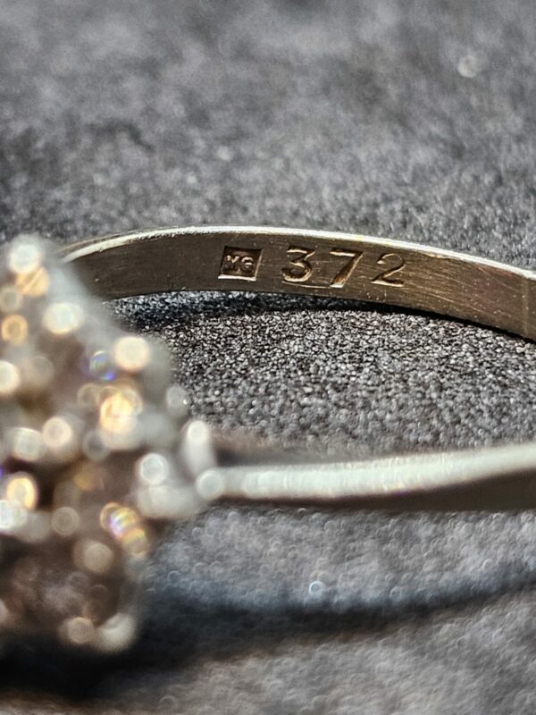 Daisy Set Diamond Ring - Image 3