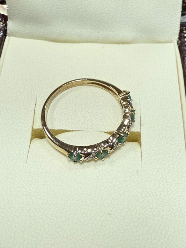 Emerald and diamond half eternity ring 9ct gold - Image 4
