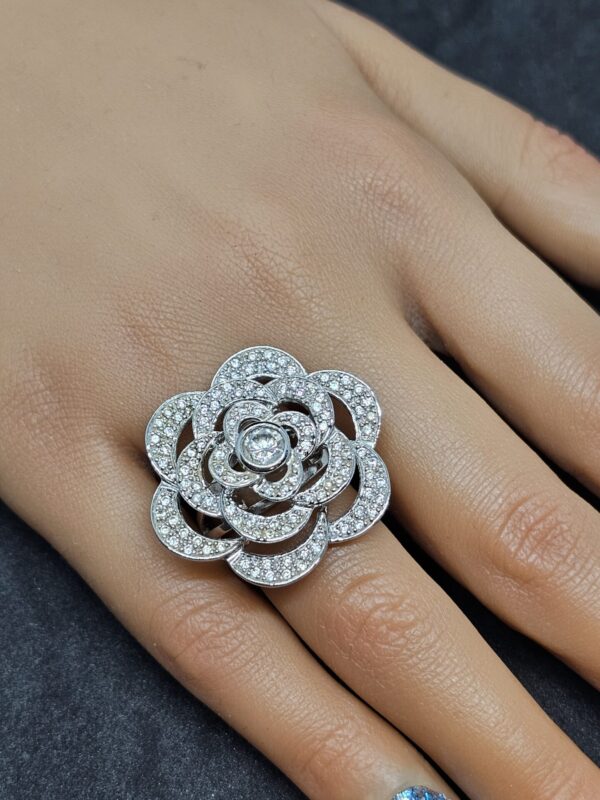 Floral statement Silver Ring