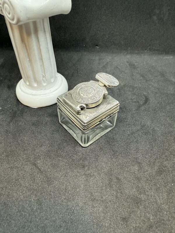 Fine Antique Sterling Silver Topped Lock Down Travelling Inkwell By William neale - Image 2