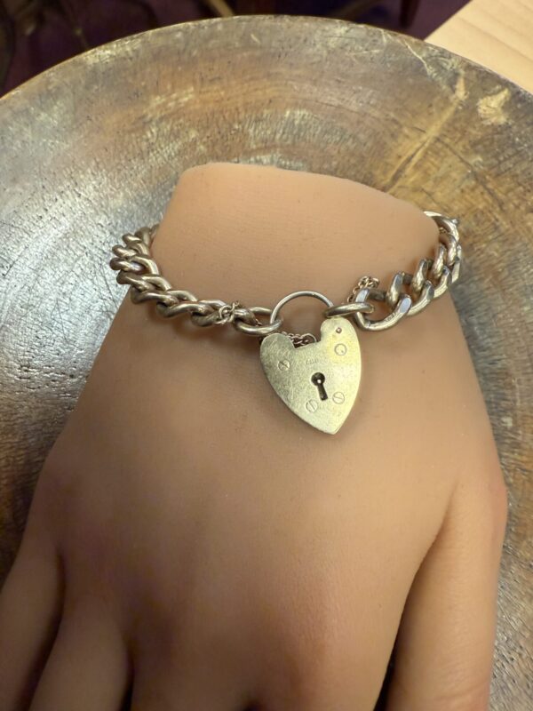 9ct gold antique padlock curb bracelet