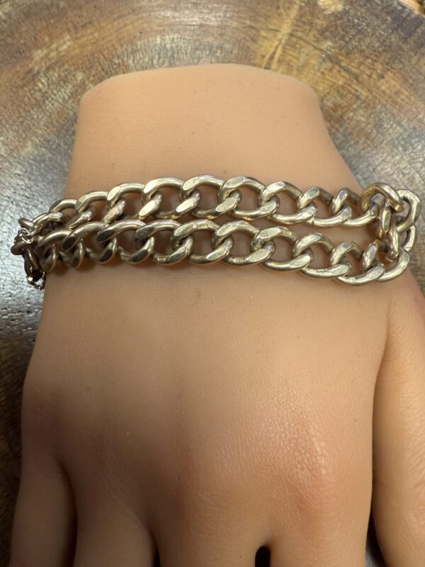 9ct gold antique padlock curb bracelet - Image 2