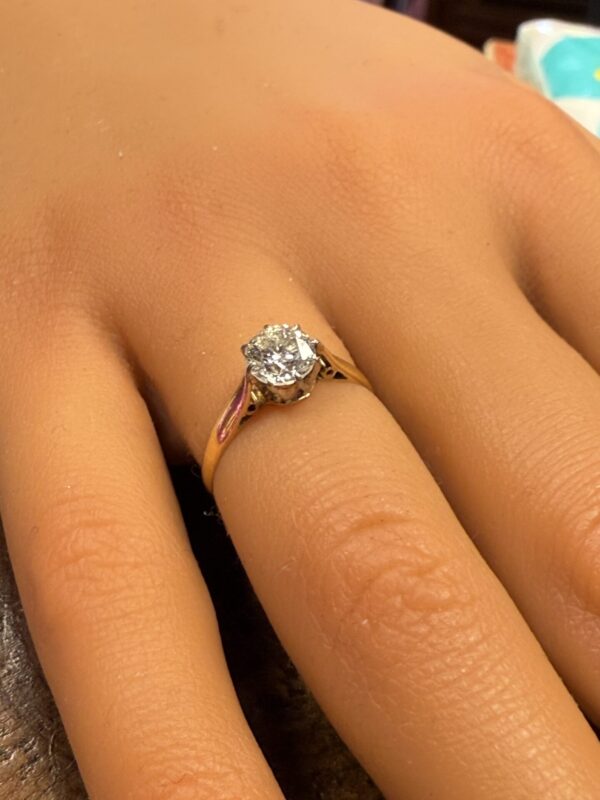 18ct gold .75 ct ladies diamond solitaire - Image 3