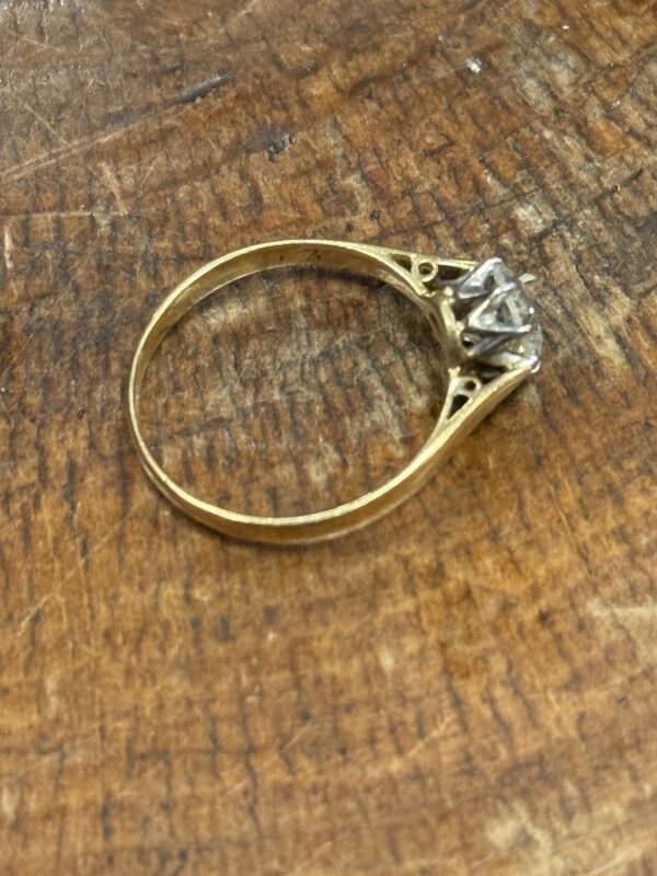 18ct gold .75 ct ladies diamond solitaire - Image 6