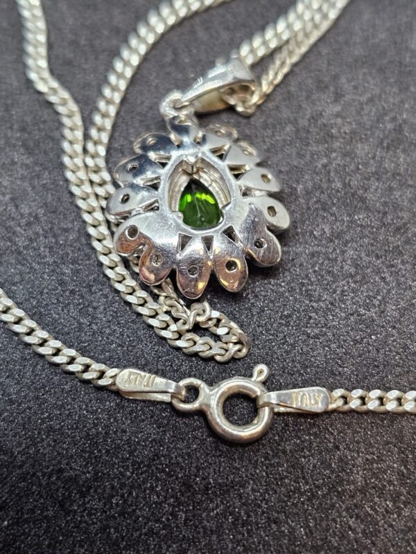 Silver Emerald Green Cluster pendant and chain - Image 3