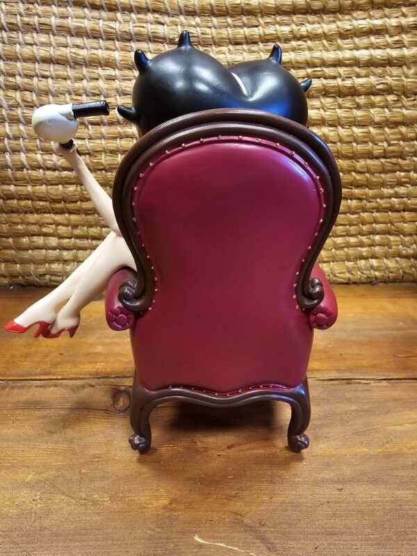 Betty Boop Seated and Grooming - Image 3