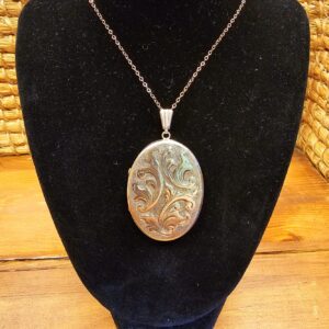 9ct Gold Oval Locket and Chain