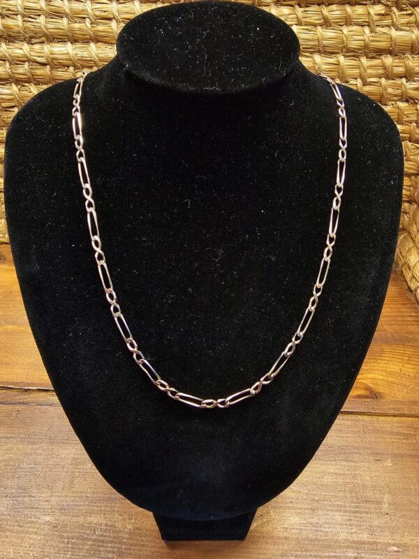 9ct Gold Oval & Figure Of 8 Link Necklace