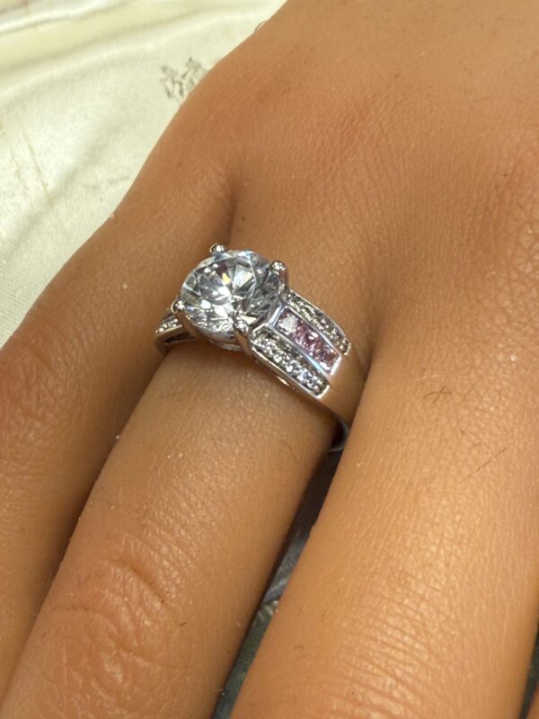9ct white gold ladies ring - Image 2