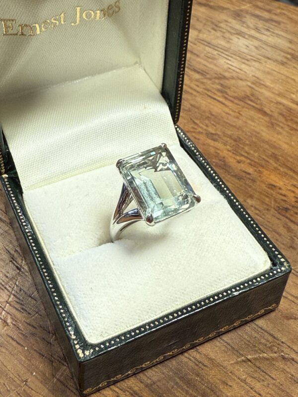 Green amethyst ladies 9ct gold ring - Image 3