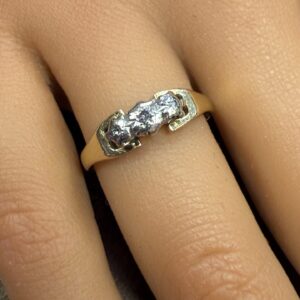 Vintage 18ct gold diamond trilogy ring