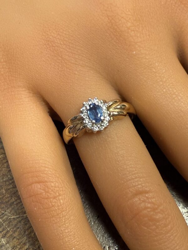 9ct gold diamond and sapphire ladies ring