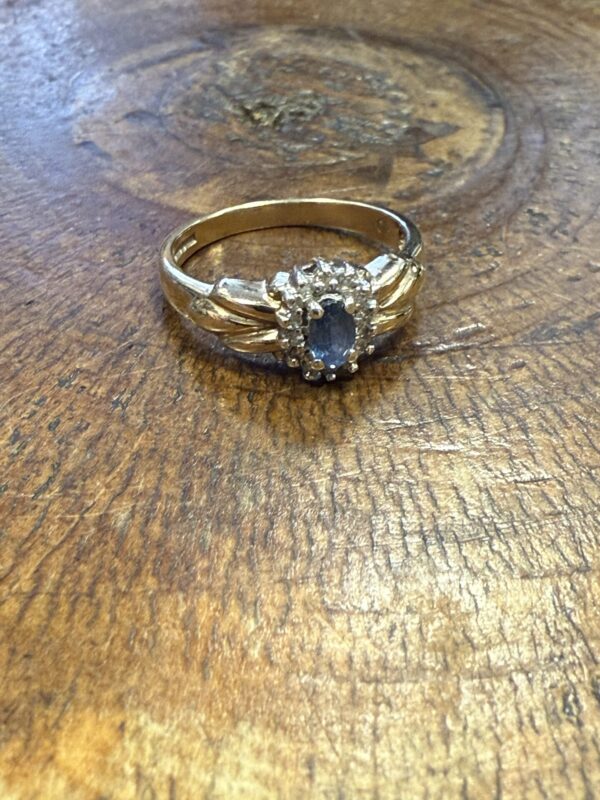9ct gold diamond and sapphire ladies ring - Image 5
