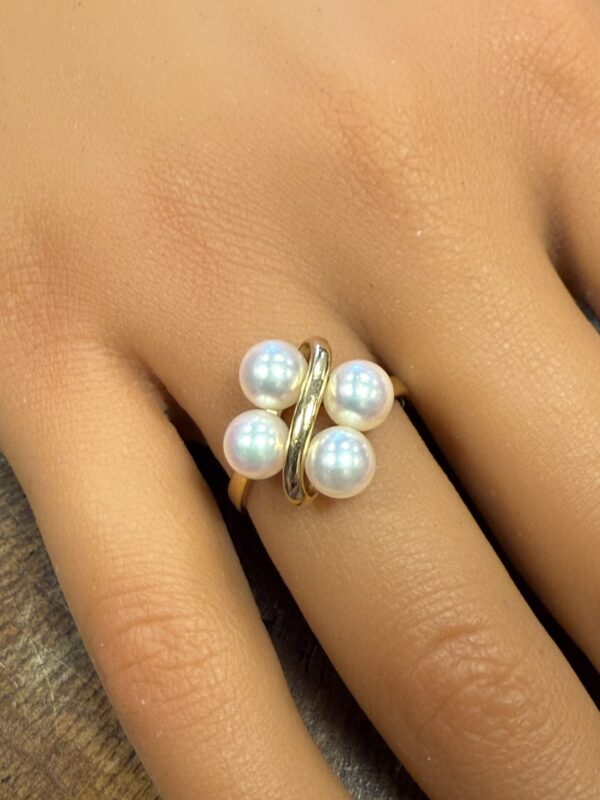 18ct gold mikimoto Pearl ring