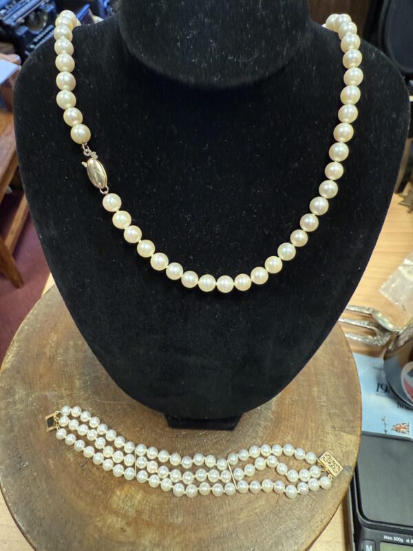 Ips pearl necklace 14ct clasp