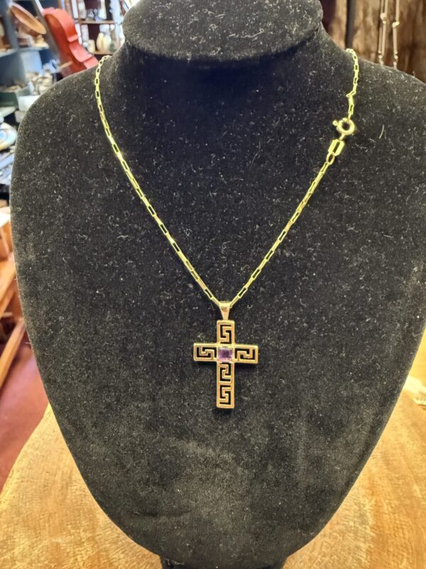 9ct gold chain and amethyst set cross