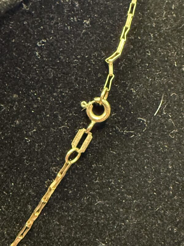9ct gold chain and amethyst set cross - Image 3