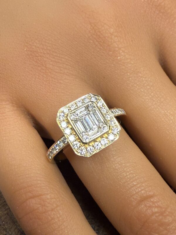18ct gold and diamond halo ladies ring