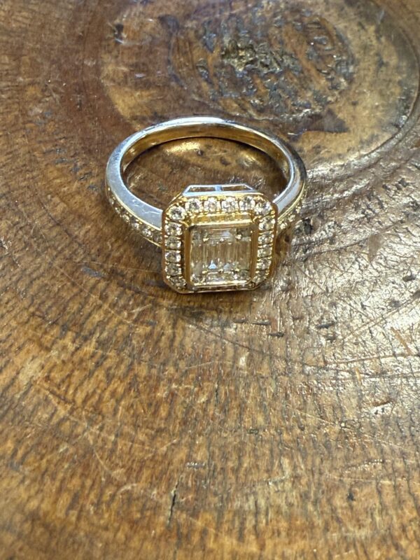 18ct gold and diamond halo ladies ring - Image 4