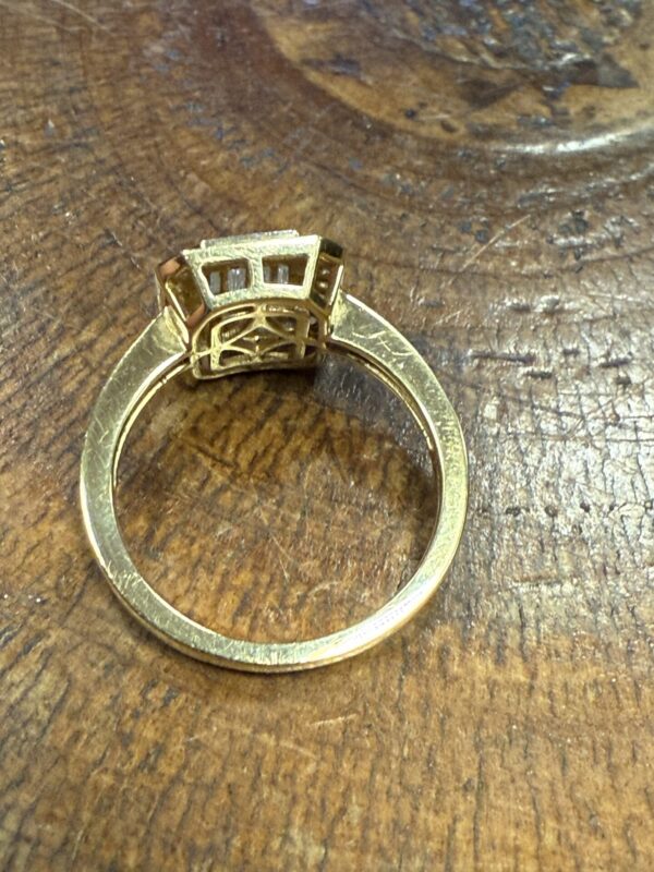 18ct gold and diamond halo ladies ring - Image 5