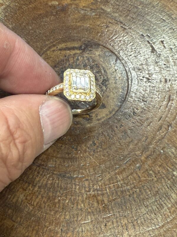 18ct gold and diamond halo ladies ring - Image 6