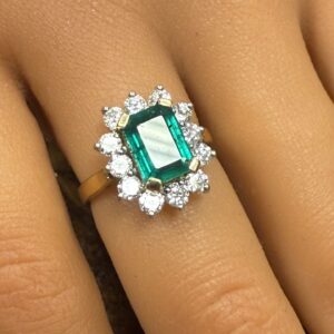18ct gold emerald and diamond ladies ring