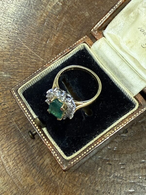 18ct gold emerald and diamond ladies ring - Image 6