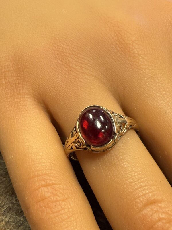 9ct gold cabochon ruby signet ring
