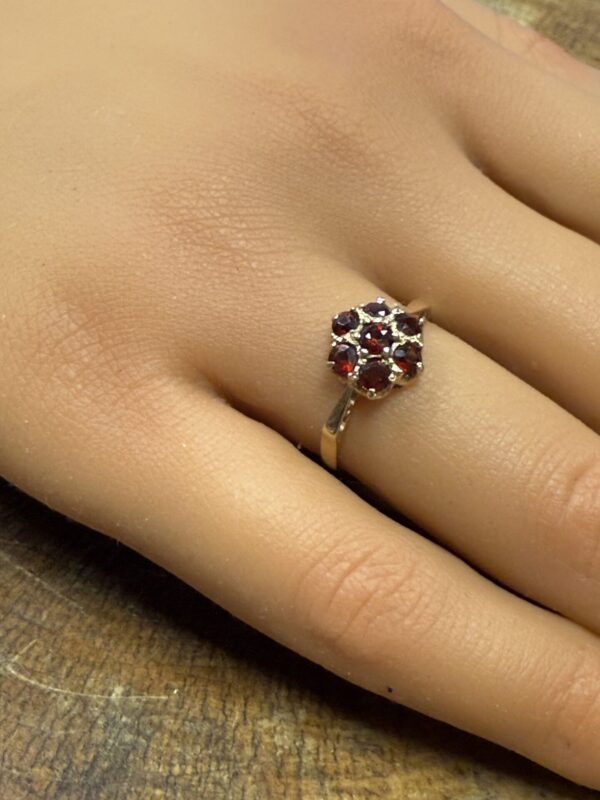 9ct gold Ladies garnet cluster