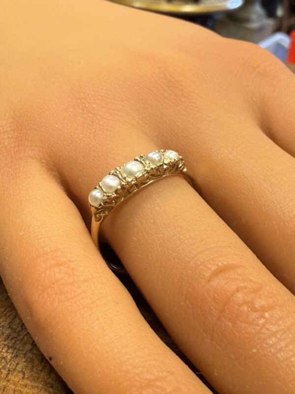 Ladies 9ct gold and cz trilogy - Image 2