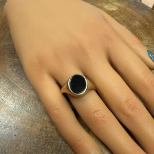 9ct gold and onyx signet ring