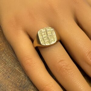 Unisex 9ct gold signet ring