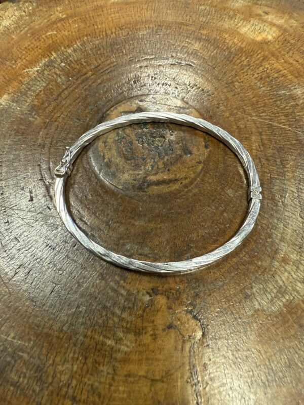 9ct white gold twist bangle