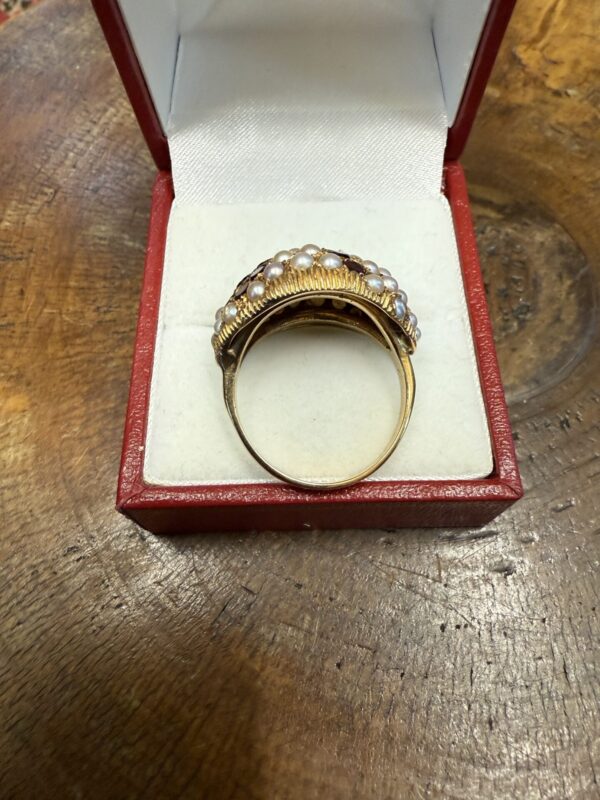 Large showstopper garnet and seed Pearl 9ct gold ring - Image 5