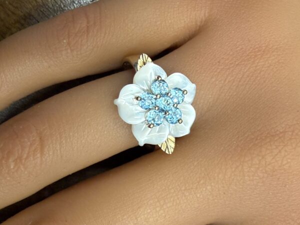 10ct gold blue topaz and mop ring