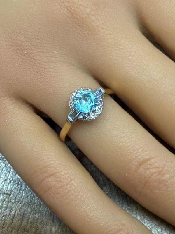 Topaz and diamond 18ct gold ring