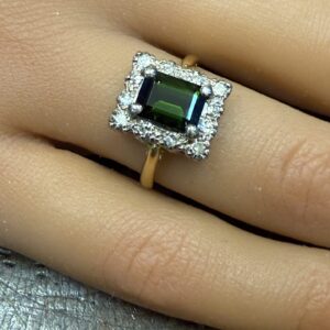 Tourmaline and diamond 18ct gold ring