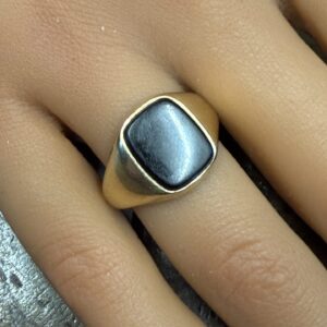 9ct gold and onyx signet ring