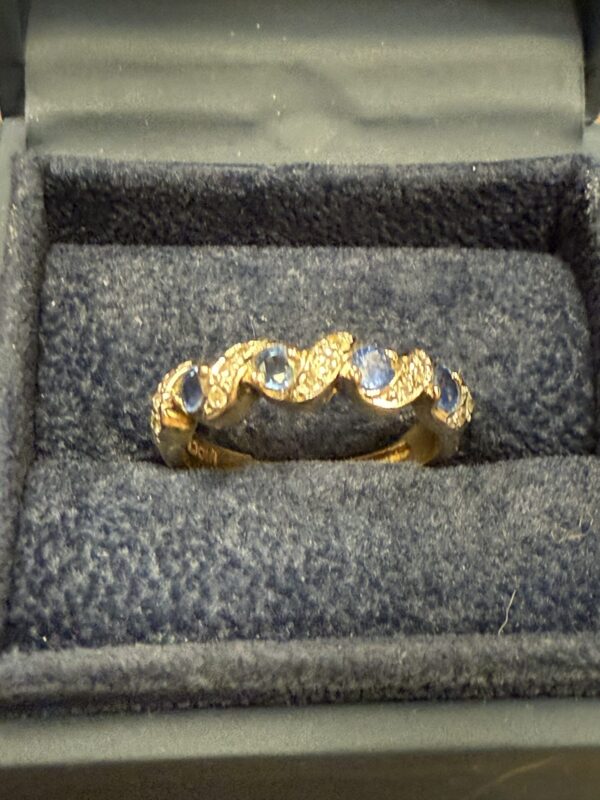 Diamond and sapphire ladies 9ct band - Image 3