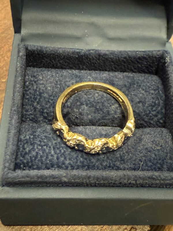 Diamond and sapphire ladies 9ct band - Image 5