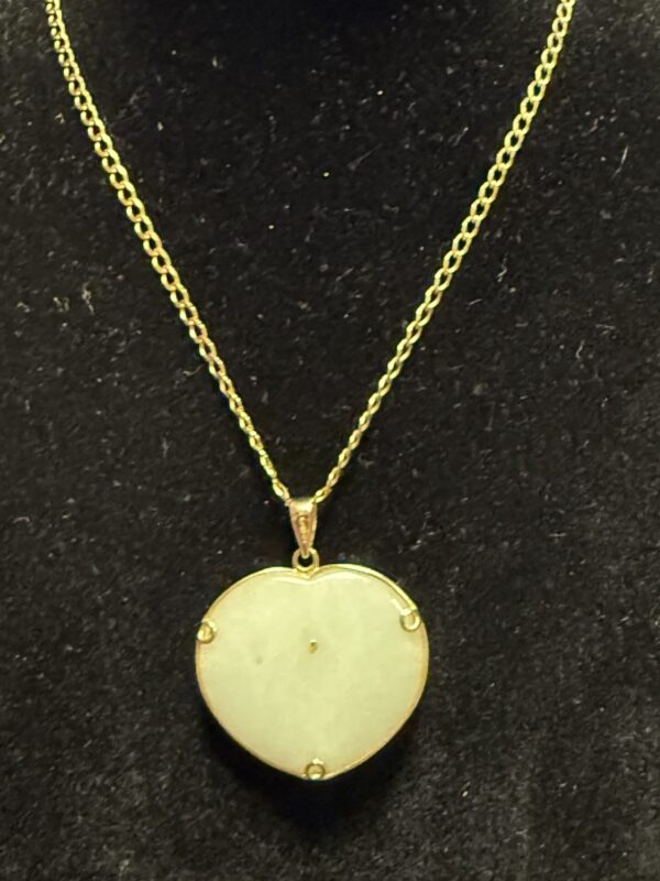 9ct gold and jade pendant with curb chain - Image 2