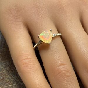 9ct gold and Ethiopian opal solitaire ladies ring