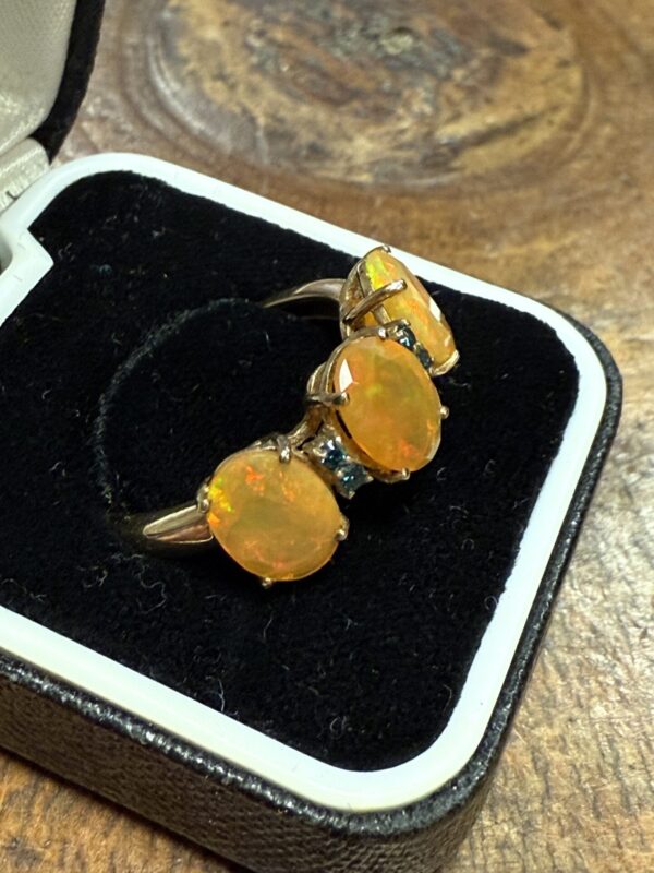 Ethiopian opal trilogy 9ct gold ring - Image 4