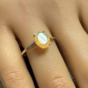 9ct gold Ethiopian opal set ladies ring