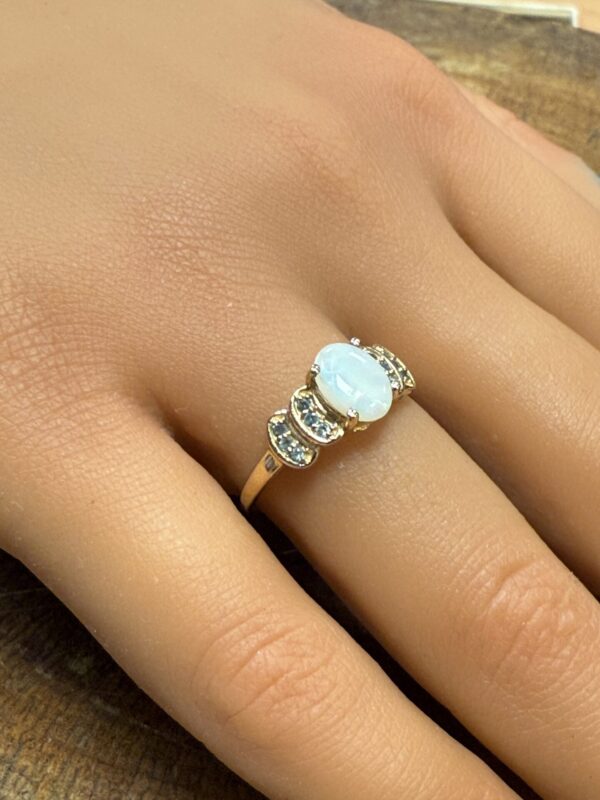 9ct gold opal ladies dress ring